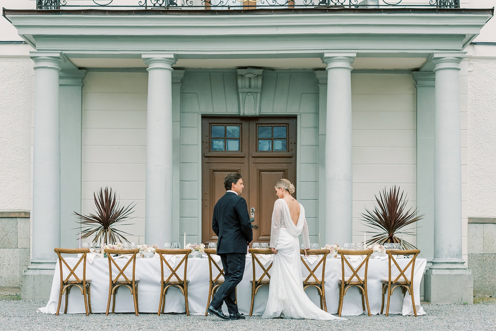 Rosersbergs Castle Hotel wedding inspiration table setting outdoor, photographed by annalundgren.co
