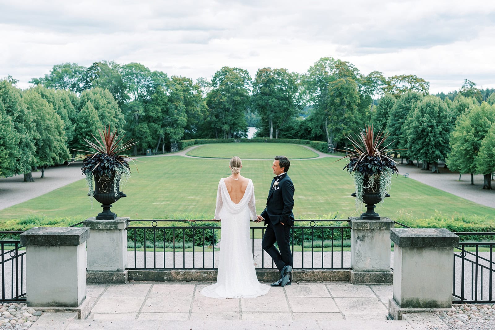 Rosersbergs Castle Hotel wedding inspiration couple overlooking the castle park, photographed by annalundgren.co