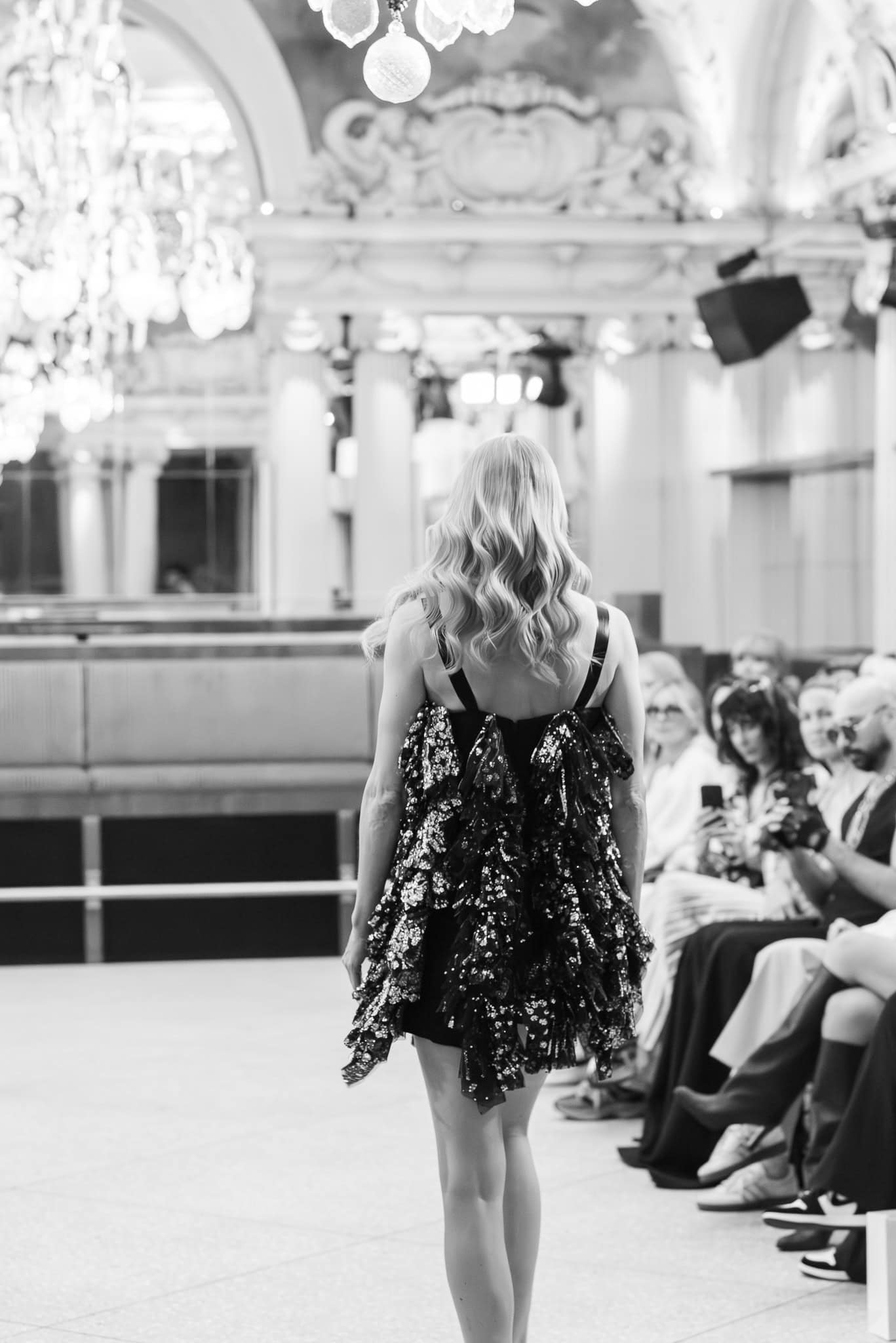 Jennifer Blom fashion show at Café Opera at STHLMFW, photographed by annalundgren.co 