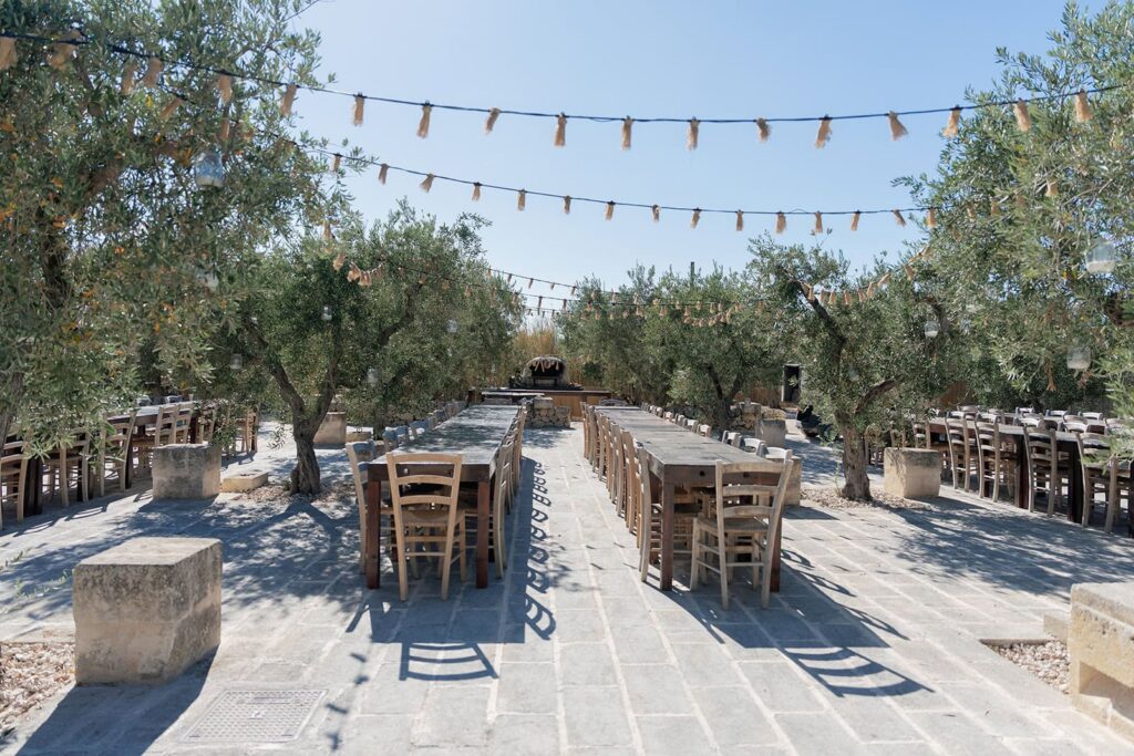 Outdoor wedding ideas for a Borgo Egnazia reception