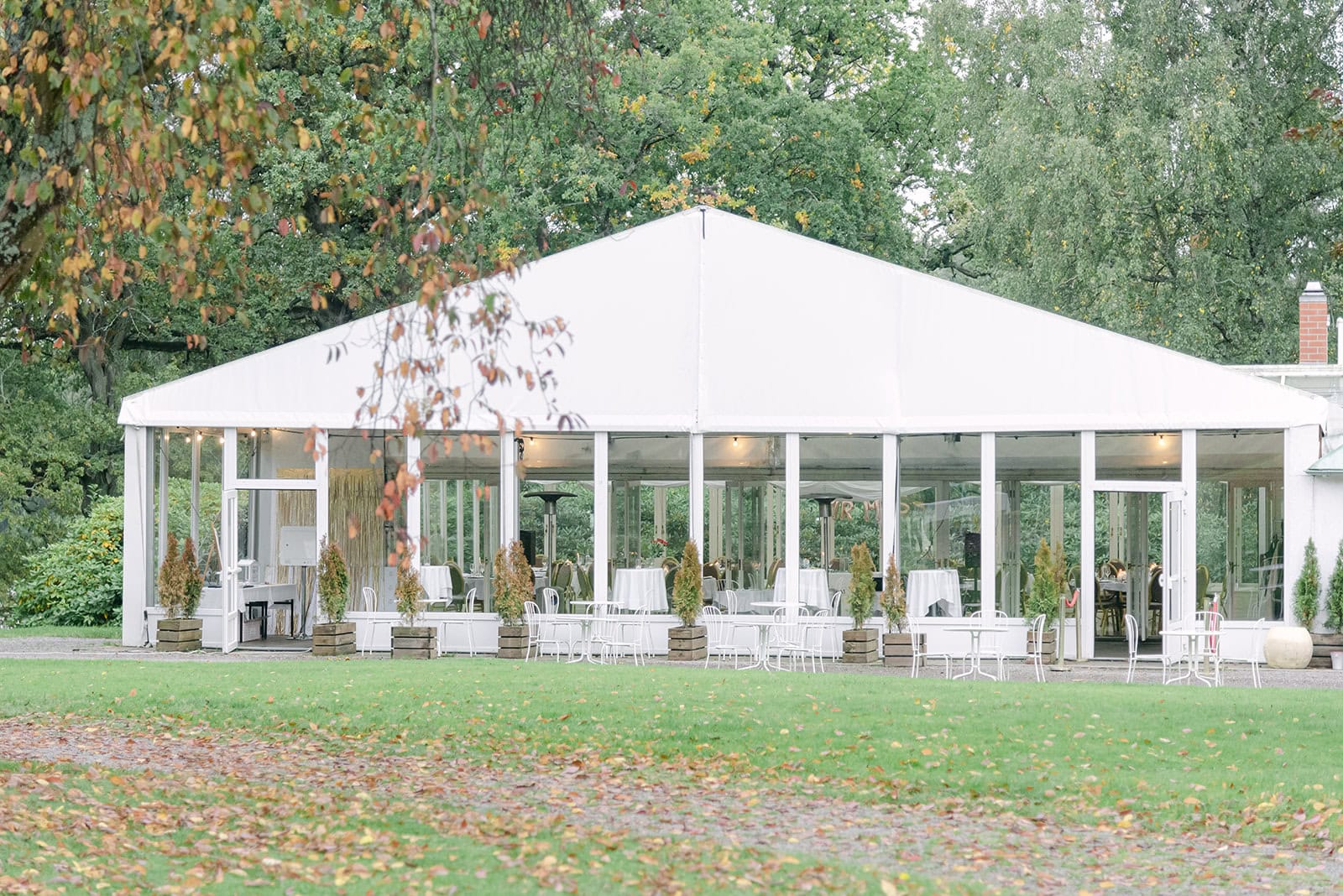 Rosendals Wardshus wedding venue in the autumn